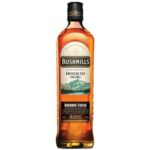 Flasche Bushmills American Oak Cask Finish, ein irischer Whiskey mit Bourbon-Noten, gereift in amerikanischen Eichenfässern.