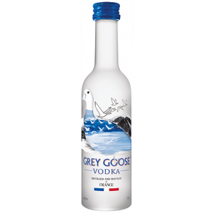 Flasche Grey Goose Vodka, 50ml, Miniaturversion des französischen Ultra-Premium-Wodkas, 40% Alkoholgehalt, in einer eleganten, mattierten Glasflasche mit blauen Details.